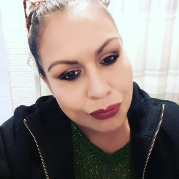 Meet your Posher, Angie - Picture 1 of 8